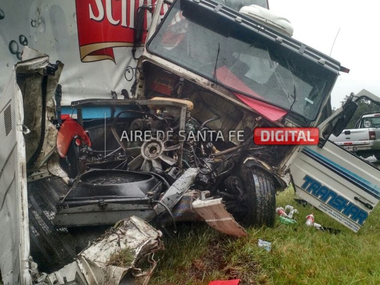 El camión se accidentó en el km 154 de la traza