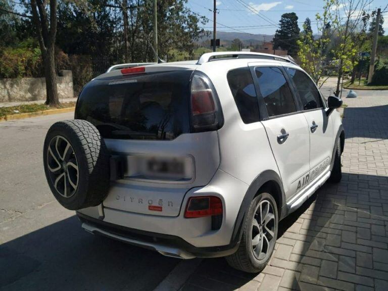 Quedó detenido por dañar por un vehículo.