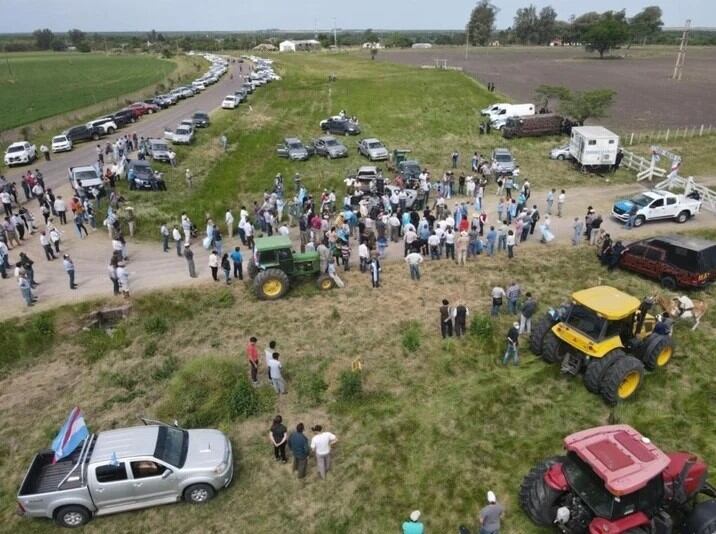 Productores agropecuarios se manifiestan en contra de la toma de tierras (Foto: Twitter)