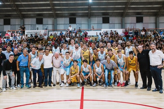 Los primeros en utilizar el estadio, los jóvenes deportistas de Puerto Rico. (Gobierno Twitter)