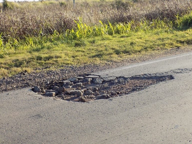 Baches en rutas provinciales