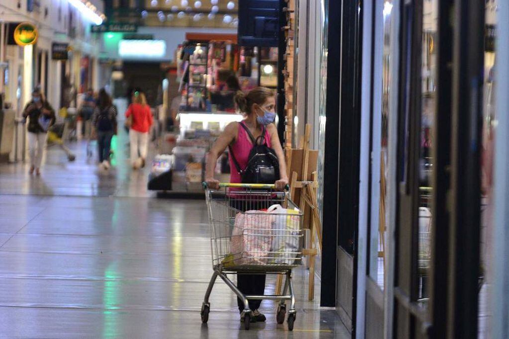 Adiós a las compras. Importante baja de la clase media. 