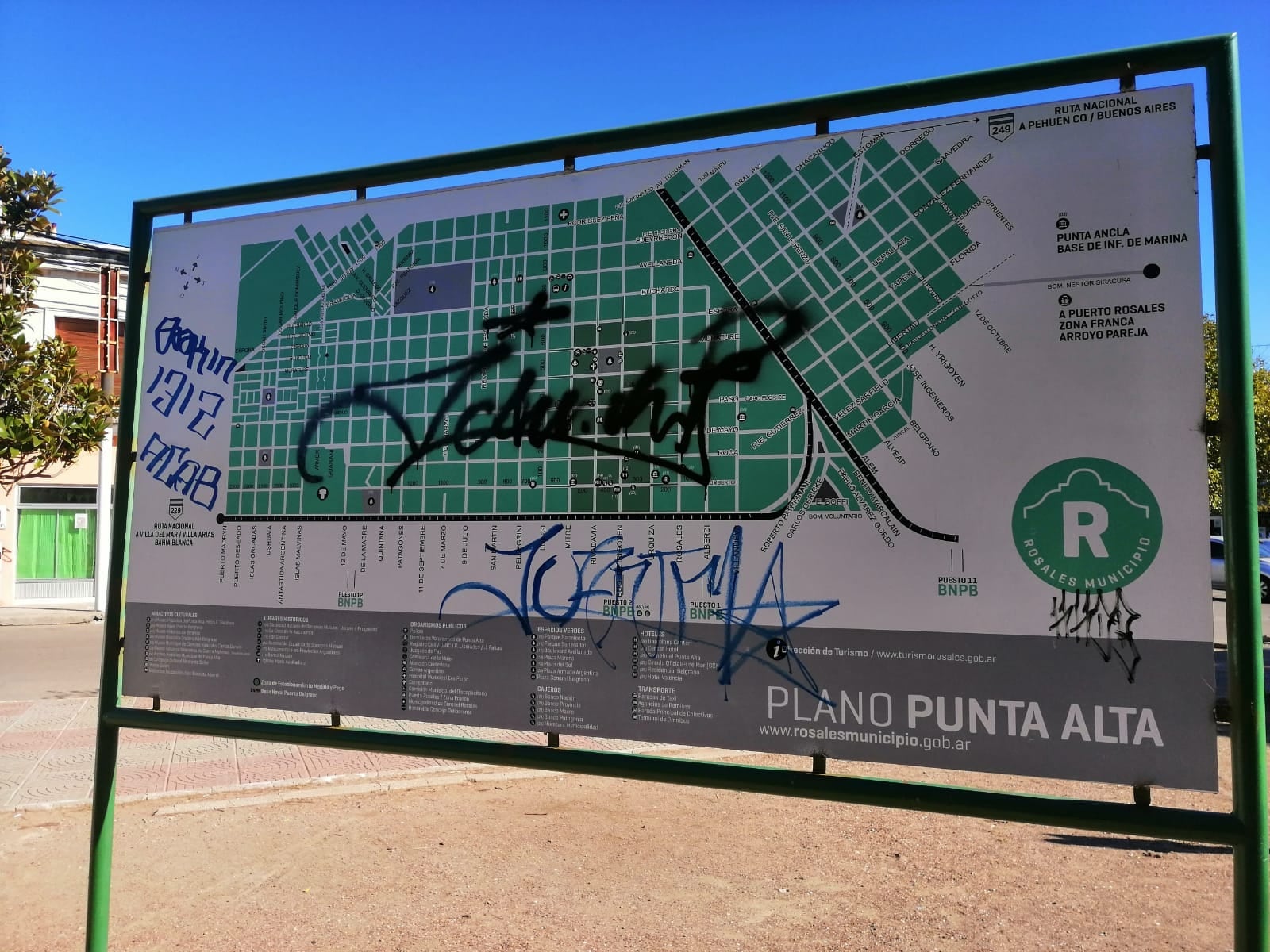 Punta Alta: vandalismo en la Plaza Belgrano