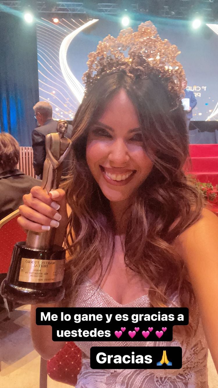 Barby Franco posó con su premio Martín Fierro. (Foto: Instagram)