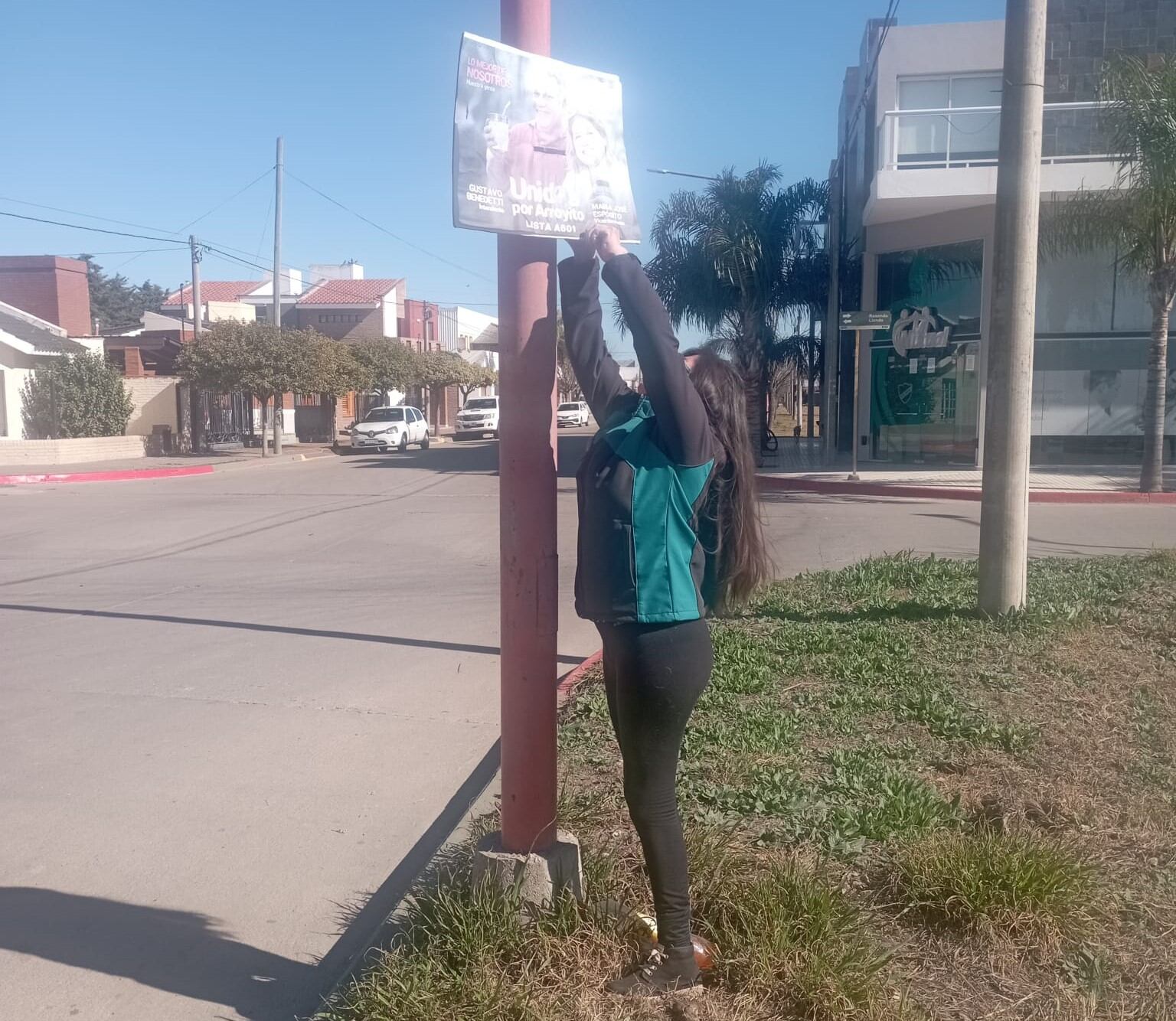 Unidos por Arroyito quitó los carteles de campaña de la Vía Pública