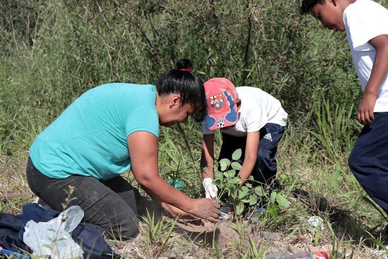 Con entusiasmo los niños participaron de las tareas.