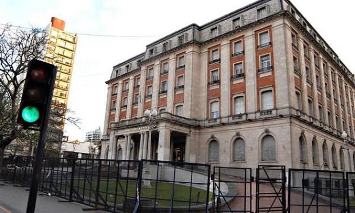 La Justicia contradijo a la Dirección Nacional de Migraciones y falló a favor de un extranjero al que querían expulsar