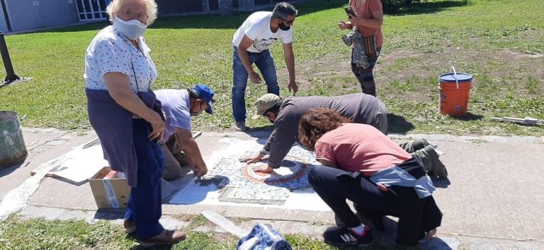 Recomponen la Cruz Chamana de la Plaza de la Memoria