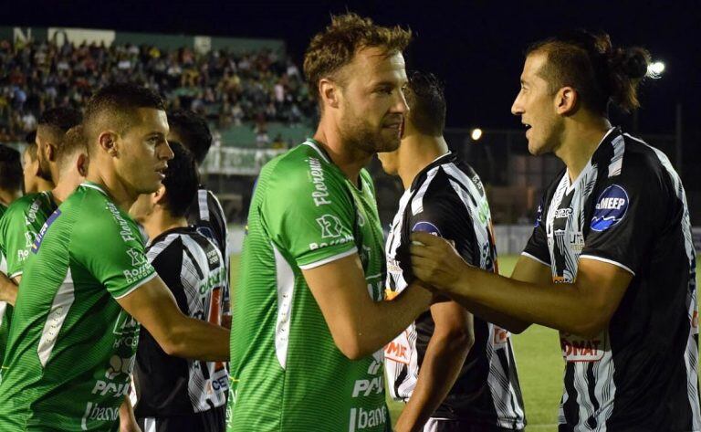 El interminable Aróstegui abrió el camino en la goleada de Sportivo.