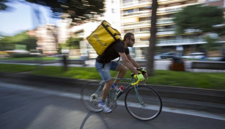 Glovo, uno de los competidores de Rappi