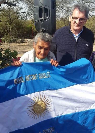 Homenaje a Miguel Antonio González, uno de los 323 tripulantes que perdieron la vida el 2 de mayo de 1982.