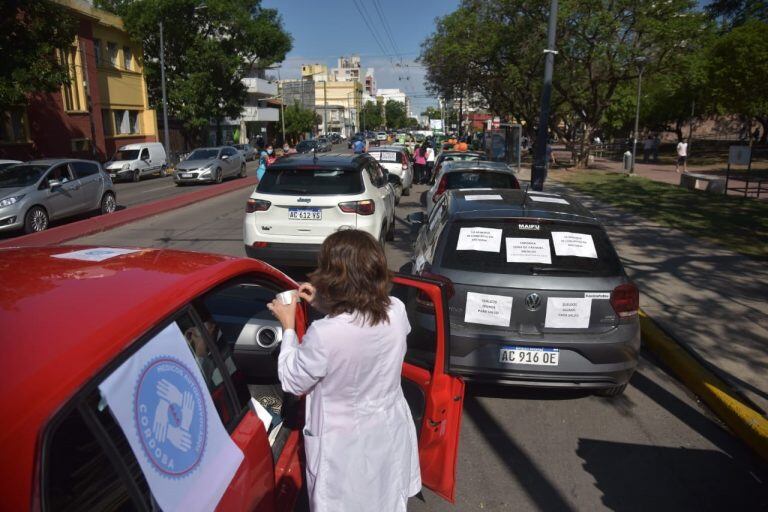 Marcha de los trabajadores de la salud en Córdoba (Foto / Facundo Luque)