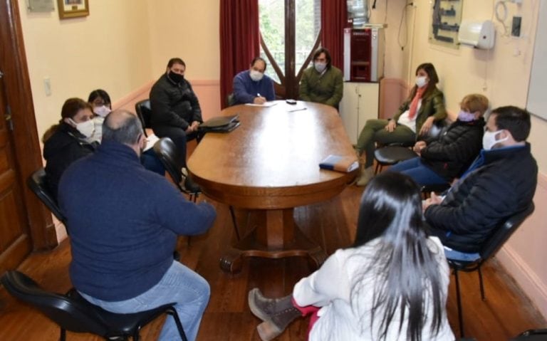 El Presidente del Concejo Deliberante Daniel Cedro se reunió junto a los integrantes del Bloque del PJ, con propietarios de las Casa de Cumpleaños y Salones de Eventos