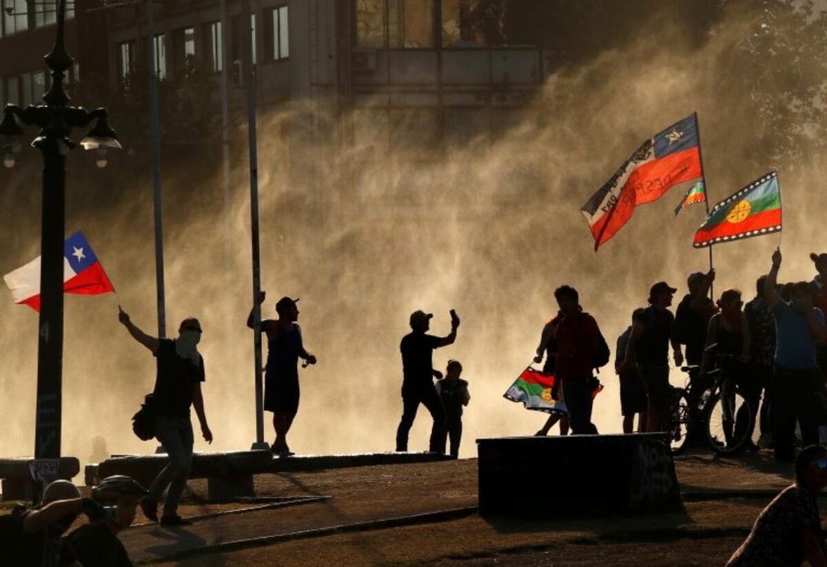 Incidentes en el "súper lunes" de protestas en Chile