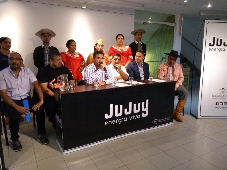 Las autoridades y oganizadores, durante la presentación oficial del Festival Homenaje a Jorge Cafrune.