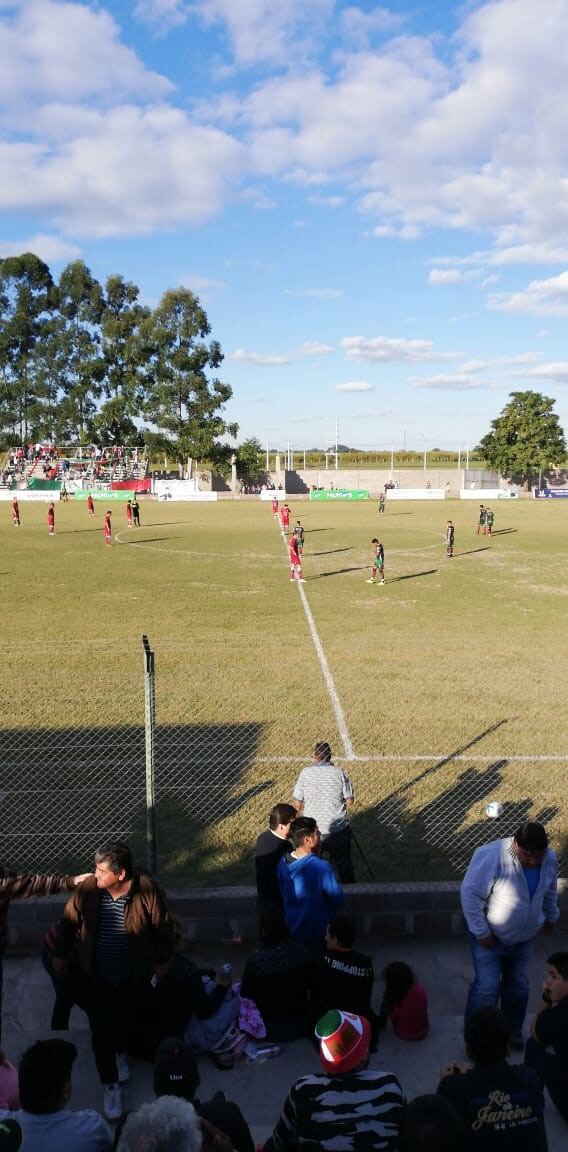 Se juega el segundo tiempo (Luis Solórzano)