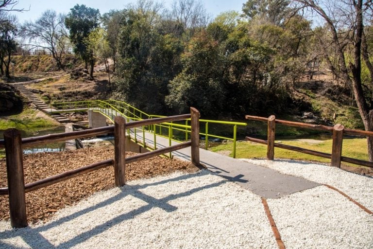 Alta Gracia: realizaron la Puesta en valor de la costanera del Arroyo Chicamtoltina