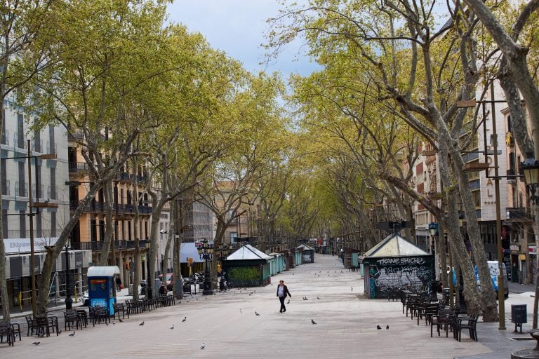 Postal de España luego de dos semanas de aislamiento