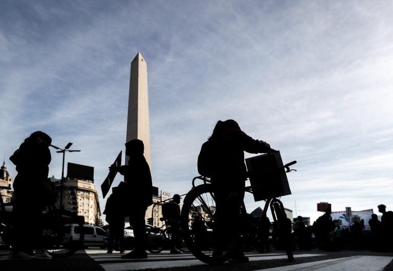 Trabajadores de reparto realizaron una protesta en el Obelisco. (EFE)