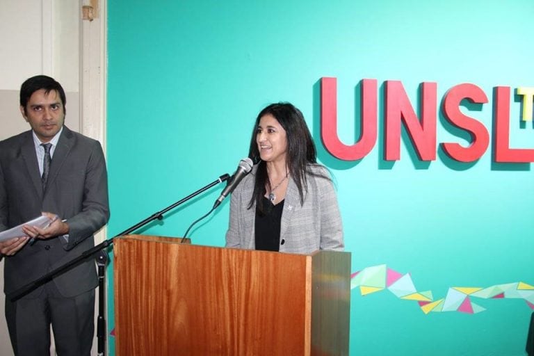 ​La Lic. Silvina Chaves es la directora de UNSL TV.