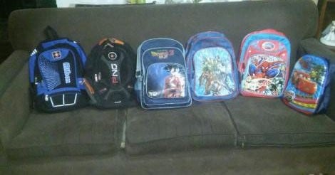 Las seis mochilas de los hermanitos que adoptó una pareja en Tucumán.