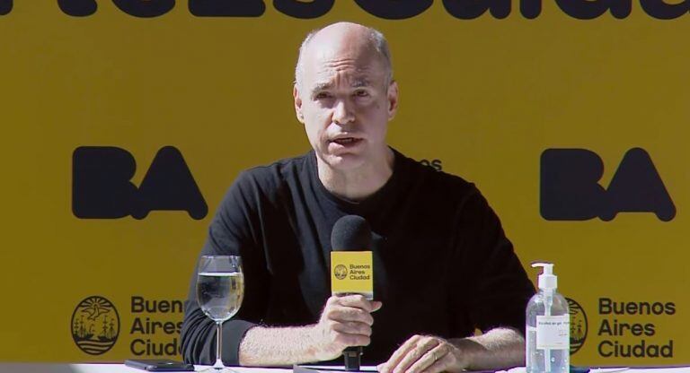 Horacio Rodríguez Larreta durante el anuncio del permiso de circulación para mayores de 70. (Foto: captura video)