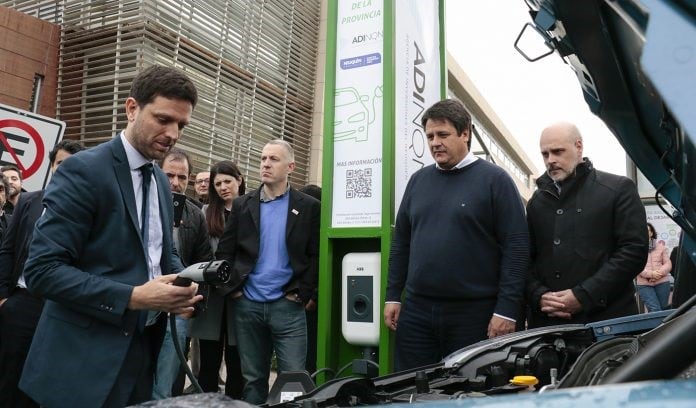 Se instaló también una base para bicicletas eléctricas. Fotografía: Gentileza.