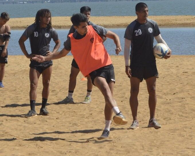 Crucero se pone a punto en las playas de Misiones sobre el Paraná. (Prensa Club)