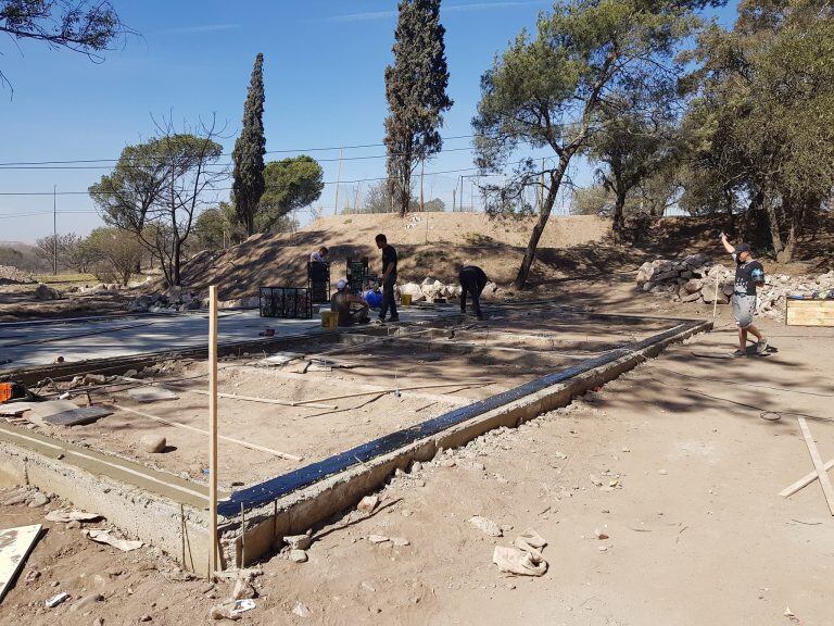 Construyen la segunda casa de la obra de Mariano Oberlin en barrio Müller.