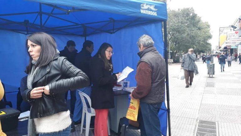 Salud Pública salió a la calle para vacunar contra la Hepatitis "A" y "B"