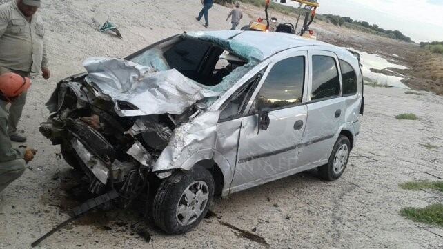 Un automóvil cruzaba un puente sobre la ruta provincial 2, unos 5 kilómetros al norte de Huanqueros. (Uno Santa Fe)