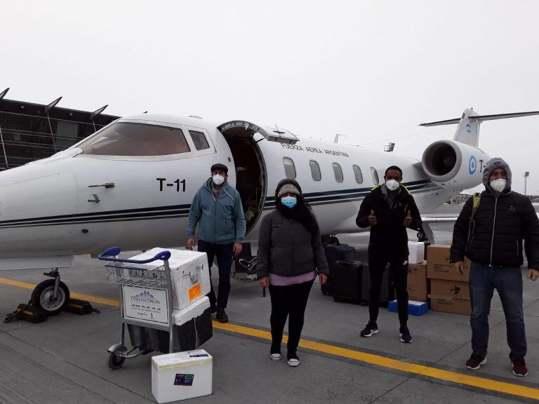 Los médicos fueron recibidos en El Calafate, luego de 14 días de lucha contra el Covid-19 en Chaco.