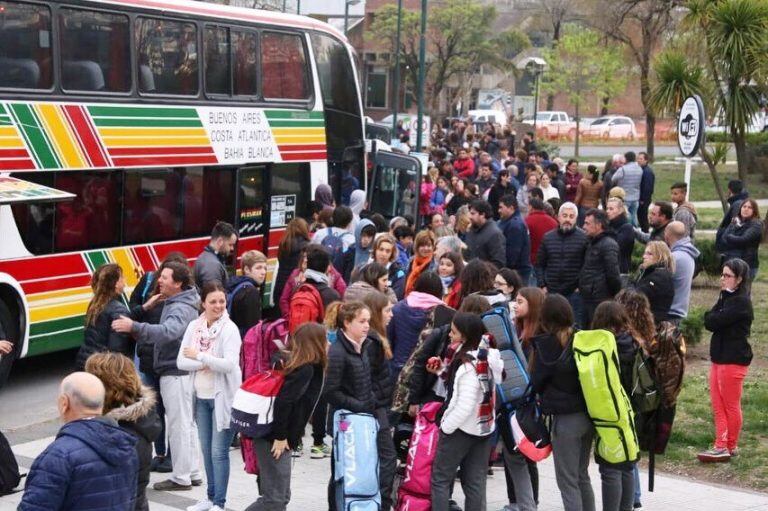 jóvenes tresarroyenses rumbo a los Juegos Bonaerenses (fotos Municipalidad de Tres  Arroyos)