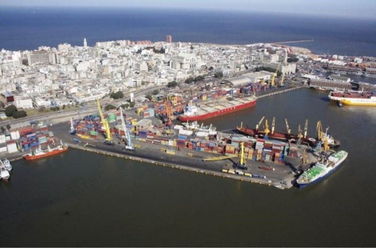 Desde siempre, los uruguayos aportaron sus capacidades portuarias para que operen los barcos británicos. Hoy giran en apoyo a los chinos, pero continúan las tareas logísticas con el buque de carga "SCOUT".