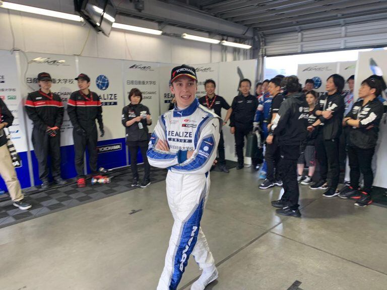 Después de que en la primera del año no había podido manejar en carrera, Sacha Fenestraz concretó su debut en el Súper GT japonés.