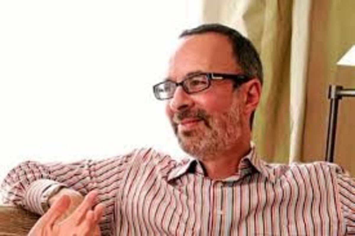 El director de cine Robert Weide se hartó de que se tatúen su nombre: "Por el amor de Dios, paren"