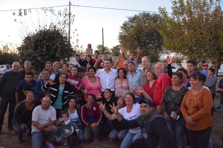 Ramón Mestre en campaña como candidato a gobernador por la UCR en Traslasierra.