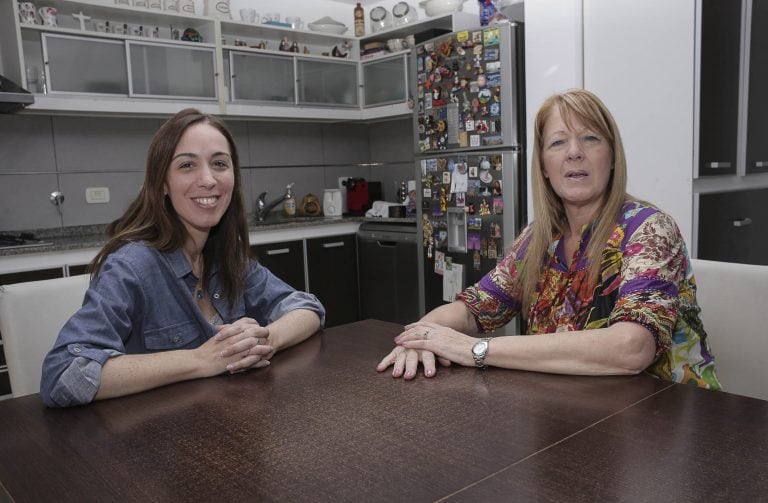 En noviembre de 2017 María Eugenia Vidal visitó la casa de Margarita Stolbizer (DYN)DYN28, BUENOS AIRES 17/11/2015, LA GOBERNADORA ELECTA MARIA EUGENIA VIDAL VISITÓ EN SU CASA A LA EX CANDIDATA PRESIDENCIAL DE PROGRESISTAS MARGARITA STOLBIZER . MANTUVIERON UNA LARGA CONVERSACIÓN FOCALIZADA EN LAS CUESTIONES VINCULADAS CON LA PROVINCIA DE BUENOS AIRES: LA SITUACIÓN POLÍTICA Y ECONÓMICA QUE HEREDARÁ VIDAL; Y LOS DESAFÍOS QUE IMPLICARÁN LOS PRIMEROS AÑOS DE GESTIÓN.FOTO:DYN/PRENSA GEN. buenos aires margarita stolbizer maria eugenia vidal gobernadora electa ex candidata a presidente por progresistas encuentro mujeres politicas ex candidata a presidenta gobernadora elect