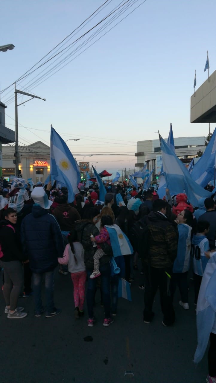 La gente de a poco comenzó a colmar la San Martín.