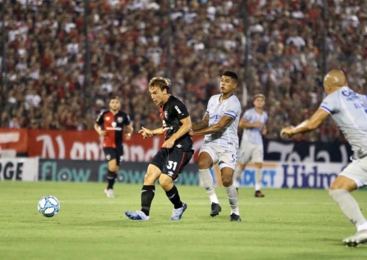 Newell's falló en las dos áreas y Godoy Cruz lo ganó en el segundo tiempo
