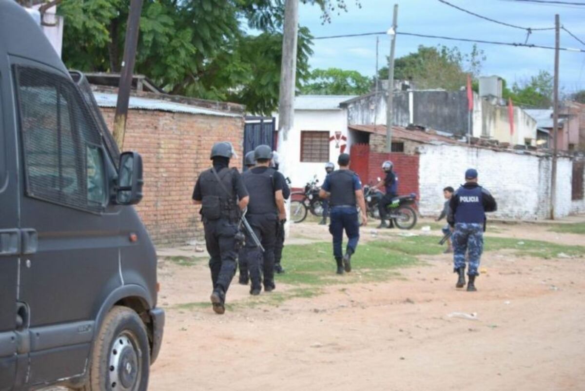 Su papá está internado con coronavirus y ella organizó una fiesta clandestina en su casa