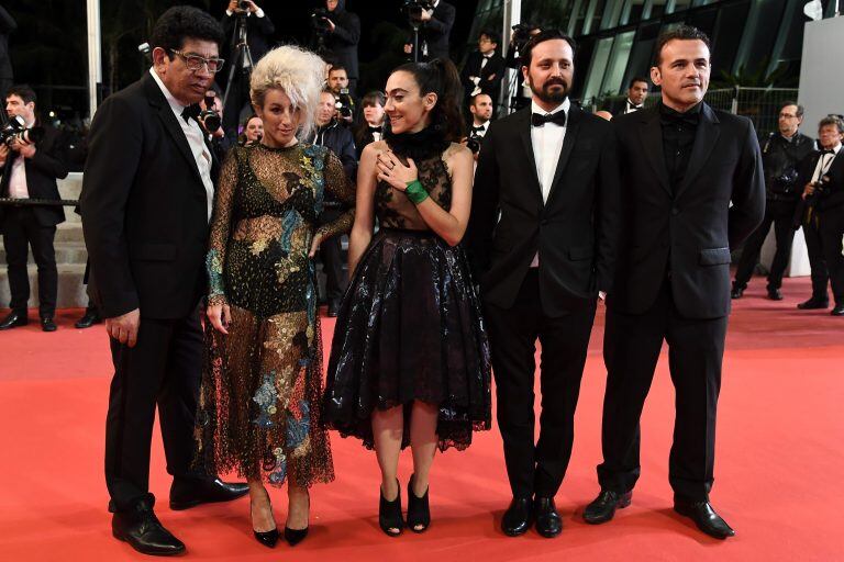 El actor Víctor López, la actriz Romina Iniesta, el director Alejandro Fadel, la actriz Tania Casciani y el actor francés Stephane Rideau. (EFE)