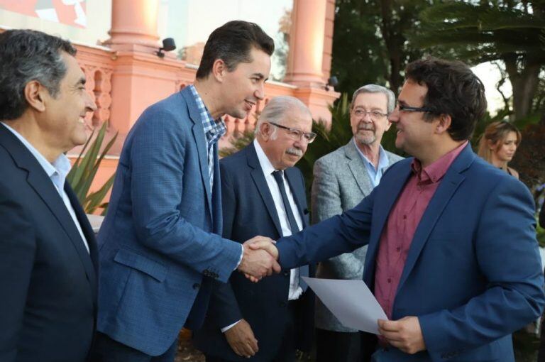 La Provincia entregó distinciones a emprendedores cordobeses. Manuel Calvo participó del acto.