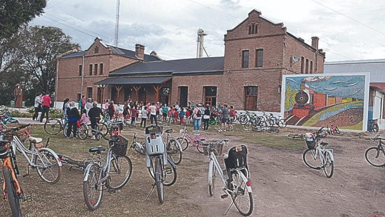 La recuperación de la estación ferroviaria generó gran satisfacción en los vecinos. (Gentileza Municipalidad de La Carlota)