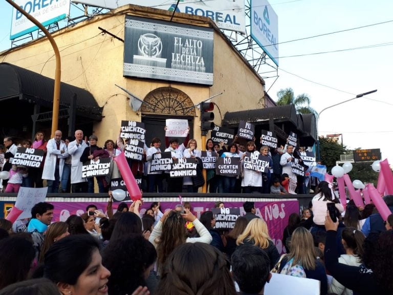 Muchos médicos participaron de la movilización y dejaron en claro que no quieren participar de abortos.