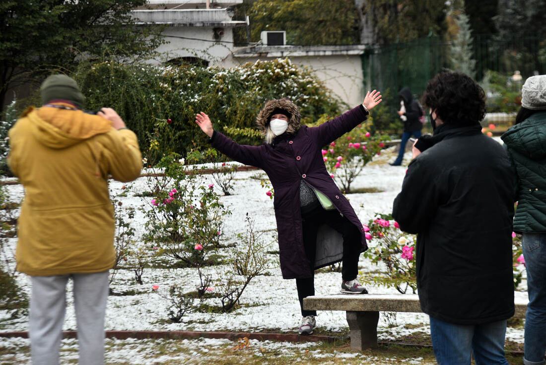 Abrieron el Rosedal del Parque Sarmiento para que la gente pueda llevarse una foto de recuerdo. (Pedro Castillo/ La Voz)