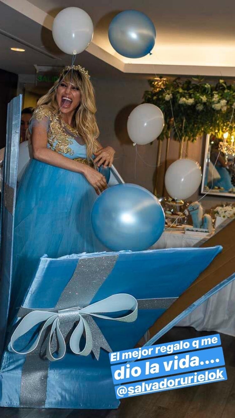 Así fue el excéntrico baby shower de Vicky Xipolitakis