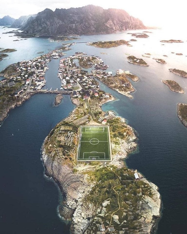 Henningsvær Stadion