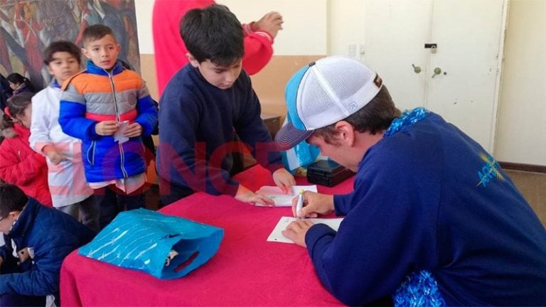 Uno de los campeones del mundo propuso que se enseñe sóftbol en escuelas paranaenses