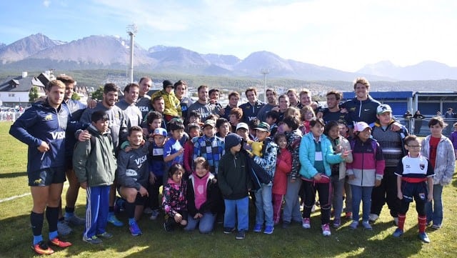 Niños participando de juegoteca